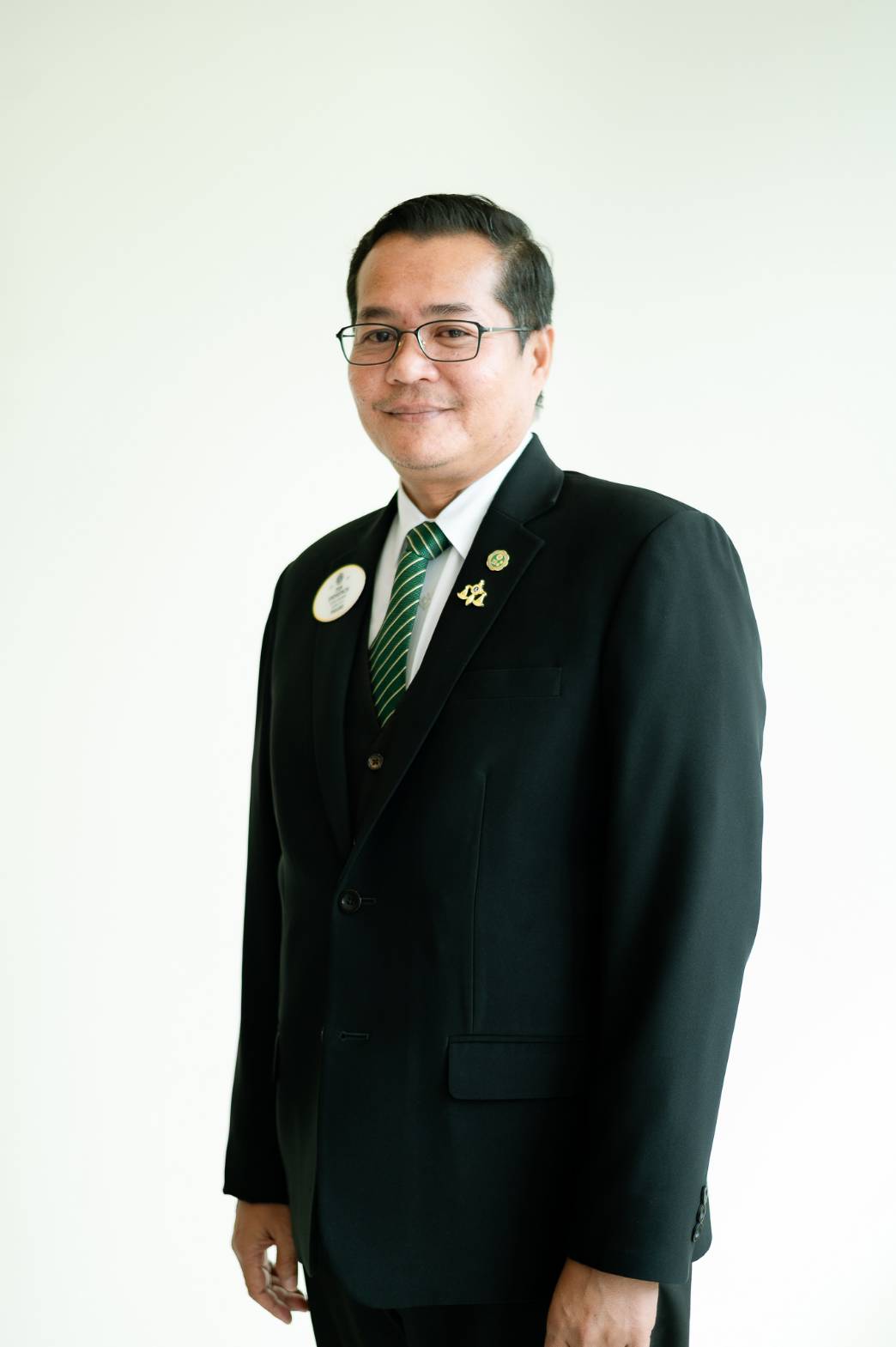 นายพศิน สินธุพาชี